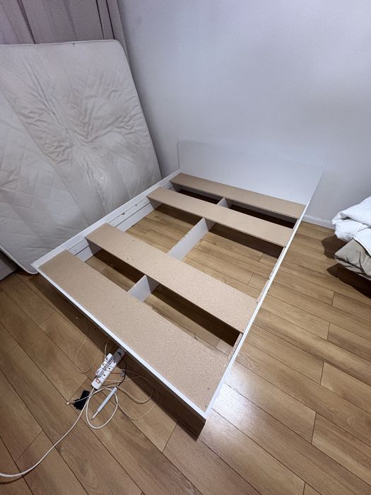 Продам кровать каркас 160*200 см