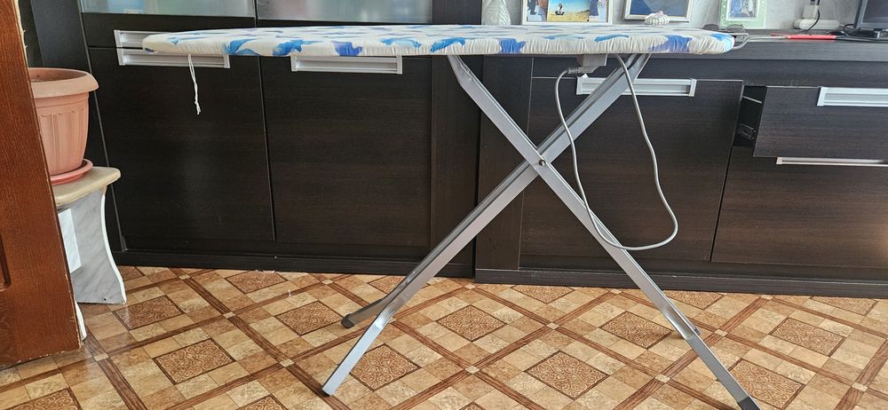 Продам гладильную  доску б/у