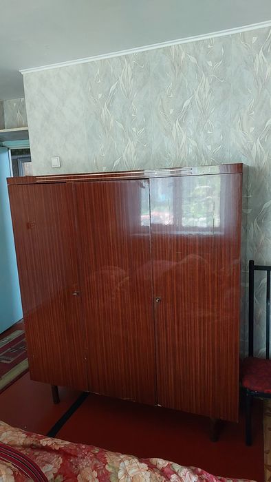 Прдам шкаф за 2тысячи тенге