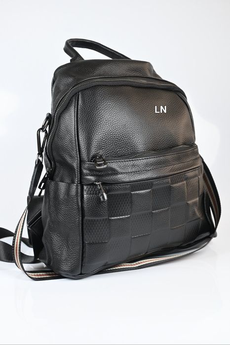 -10% Намаление!!! Дамска раница от естествена кожа