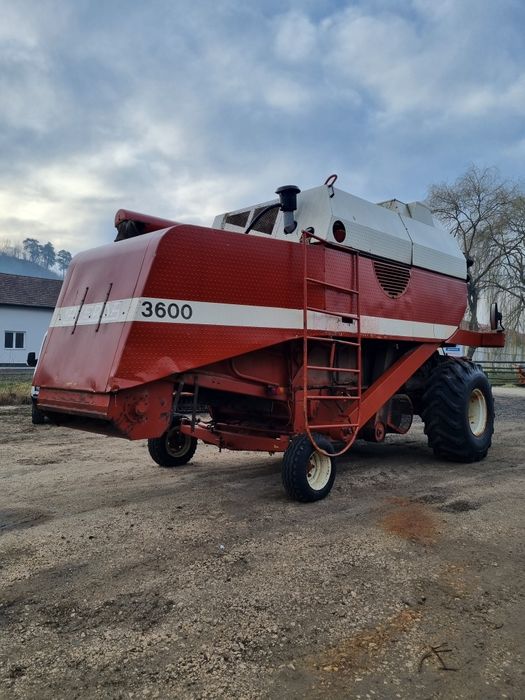 Dezmembram combina agricola Laverda 3600 — poza 2