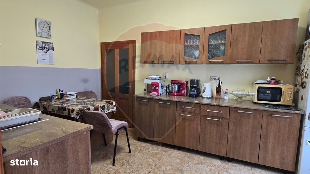 Casă / Vilă cu 3 camere de vânzare în zona Central