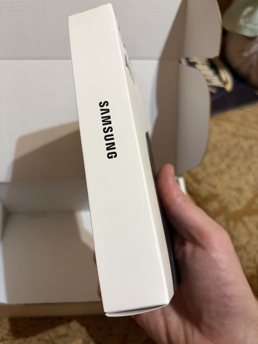 Продавам samsung A17 НЕРАЗОПАКОВАН