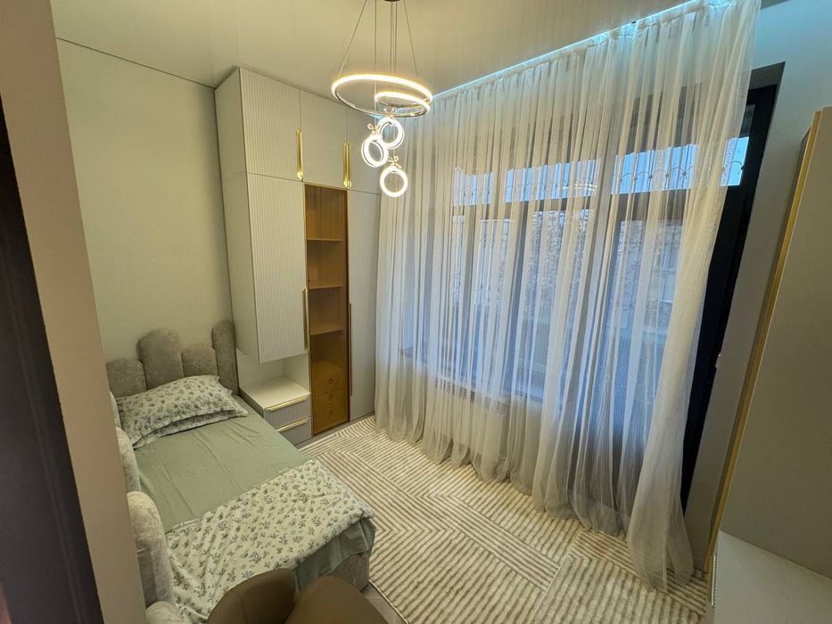 Продаётся 2-комнатная квартира в 4-ком  планировке Бузбазар /м.БИЮ