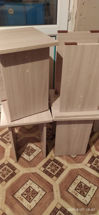 Продаем новые табуретки цвета разные