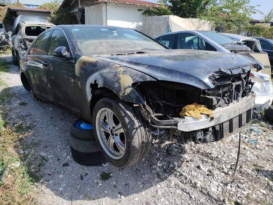 Продавам на части Мерцедес S класа  W221 3.2cdi 2006г