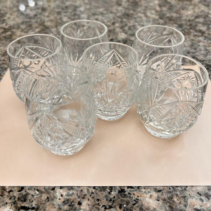 Продам хрусталь,салатницы,рюмки