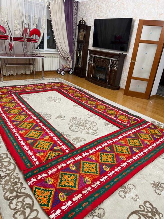 Корпе, одеялы, пледы, подушки, КОВРЫ разные