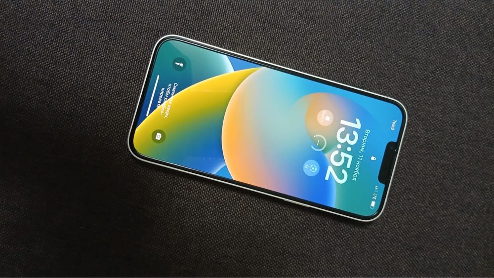 Срочно продам Iphone 14 plus в идеальном состоянии без царапин.