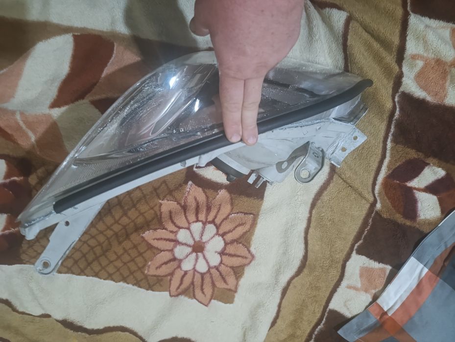 Фара на Тойота Прадо 120