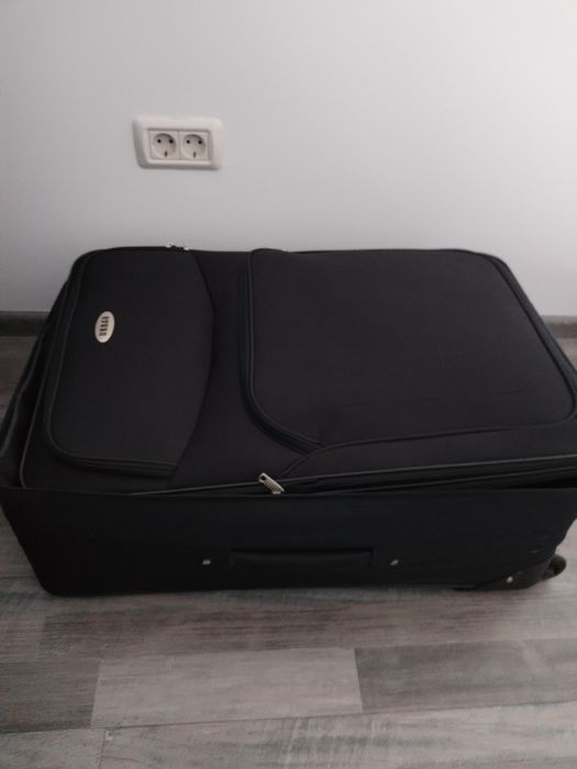 Vând troler impecabil