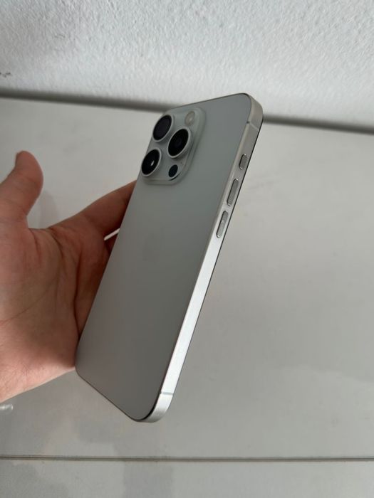 IPhone 15 pro 256 gb