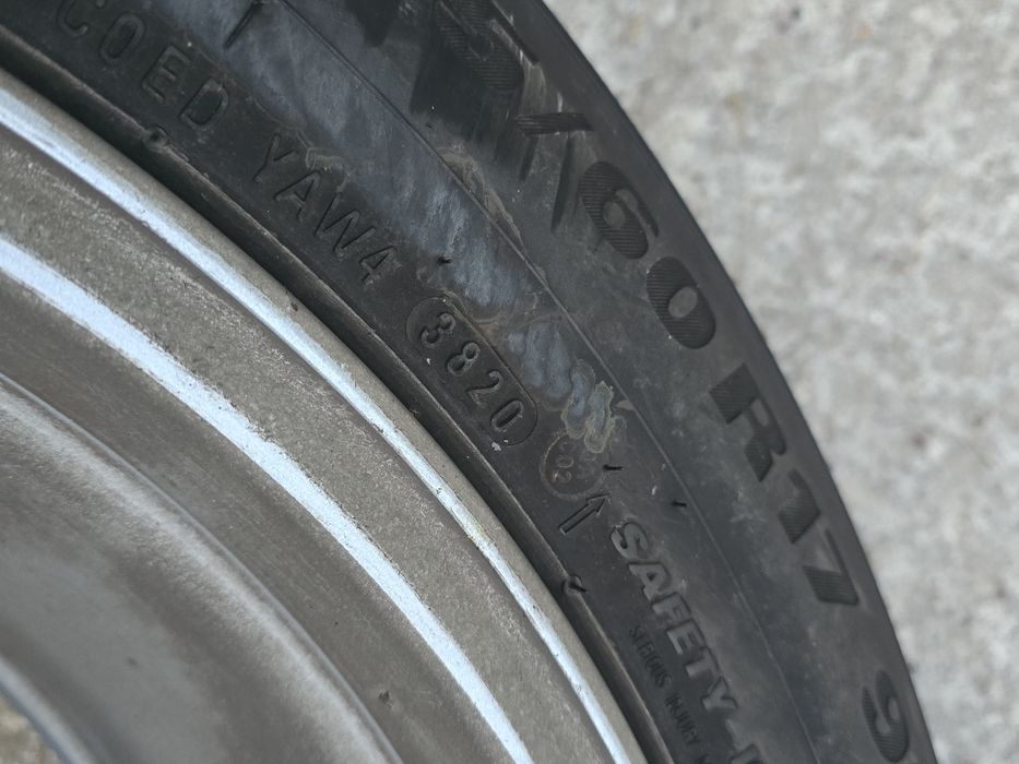 2 Броя 215/60/17 Kumho 8mm 2020 DOT