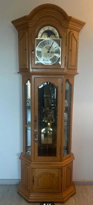 ceas de podea tip vitrina interclock