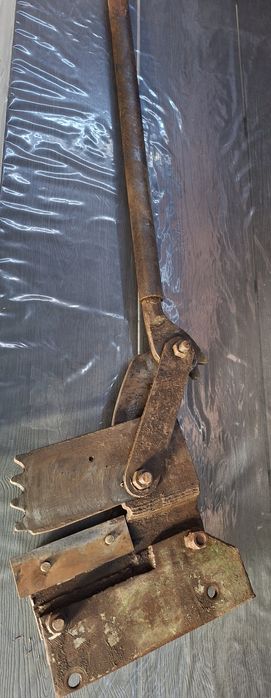 Foarfecă de banc / ghilotină manuală veche – metal, robustă