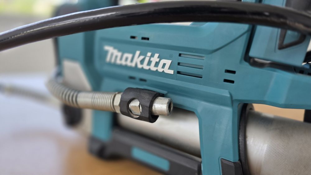 Masina de gresat utilaje Makita DGP 180
