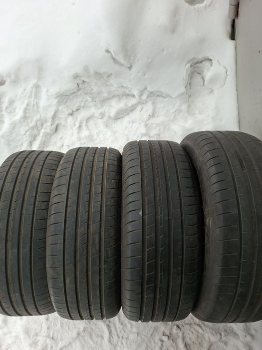Продам шины. 255/55/19 гудиер