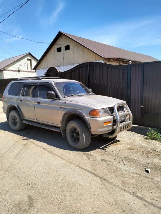 Продам Мицубиси Монтеро  3 млн