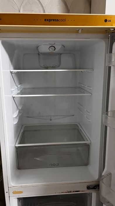 Продается холодильник б/у LG