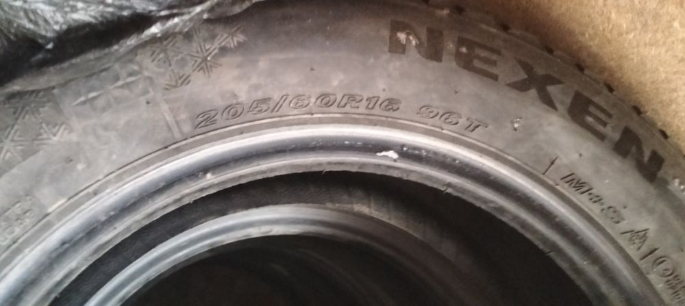 Продам комплект резины на 16
