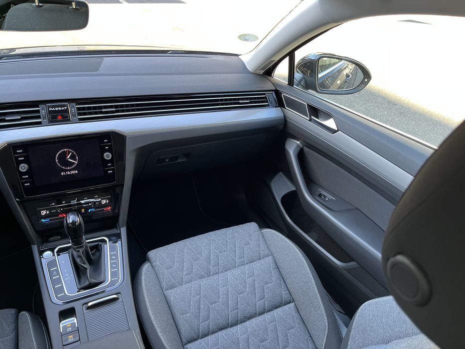 Volkswagen Passat 2.0 Diesel DSG navigatie scaune electrice camera marsarier senzori parcare faruri led