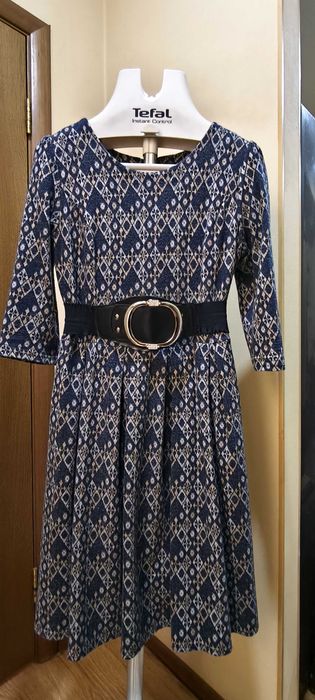 Продам платья б/у в отличном состоянии.