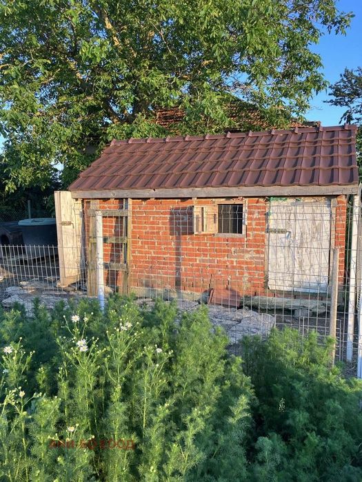 Къща в Добрич, област-с.Сенокос площ 350 цена 420000