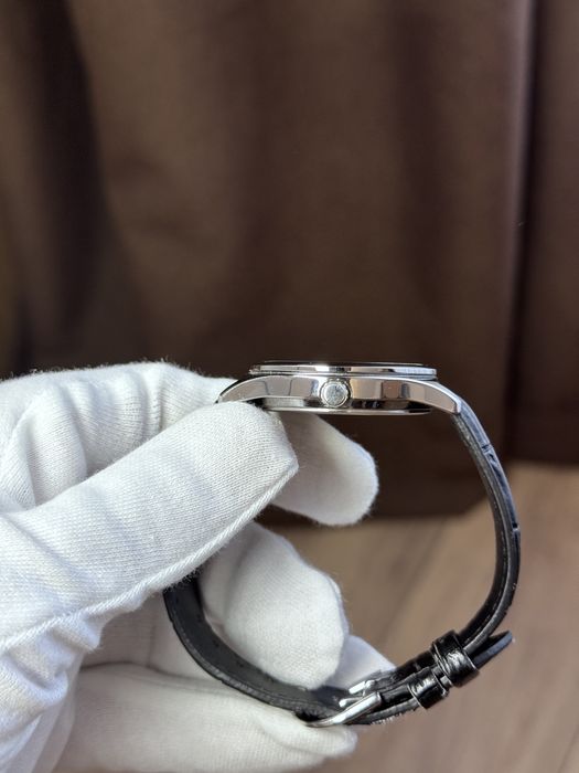 Продам стильные часы Casio quartz