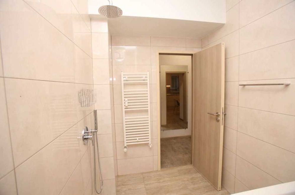 Тристаен апартамент под наем в Идеален Център, 2176074