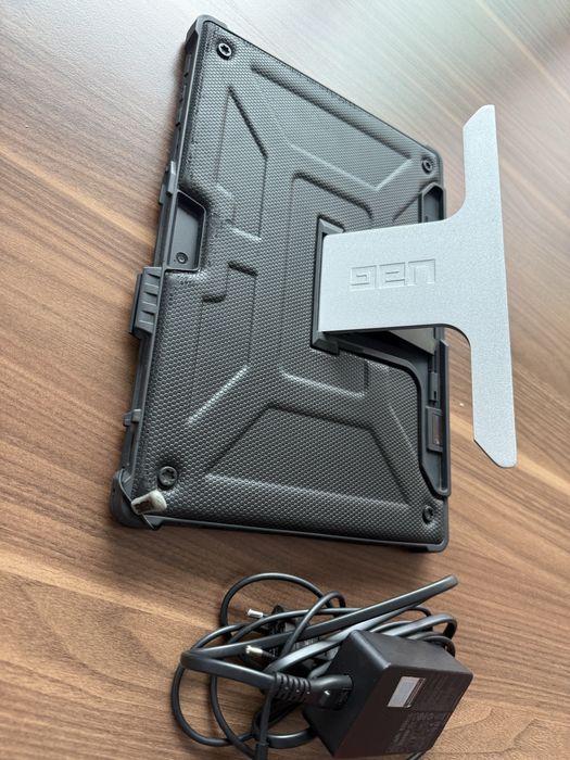 Microsoft Surface Pro 7, i7, 16 gb RAM, 256 SSD, tastatura, UAG