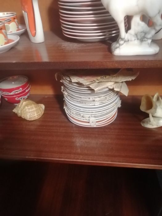 Продам тарелки разные, сервизы СССР