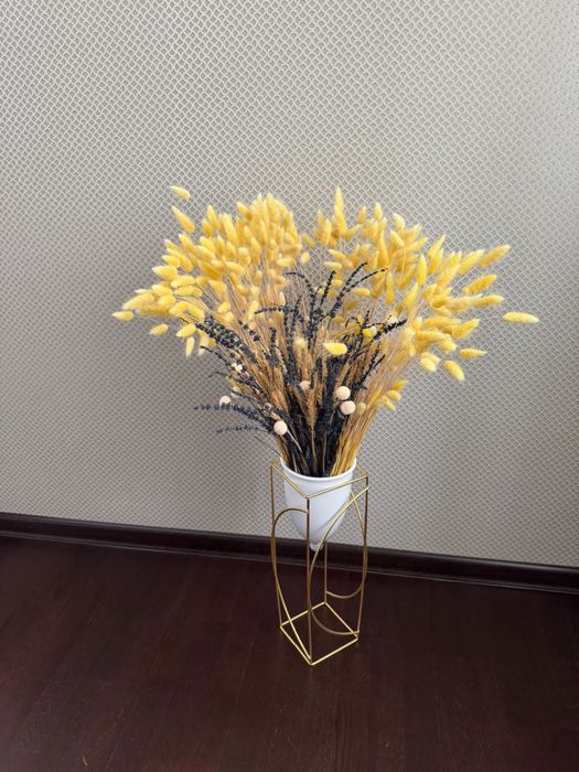 Кашпо с сухоцветами