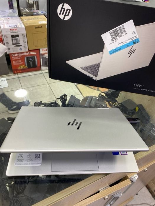HP Envy core i5-120U