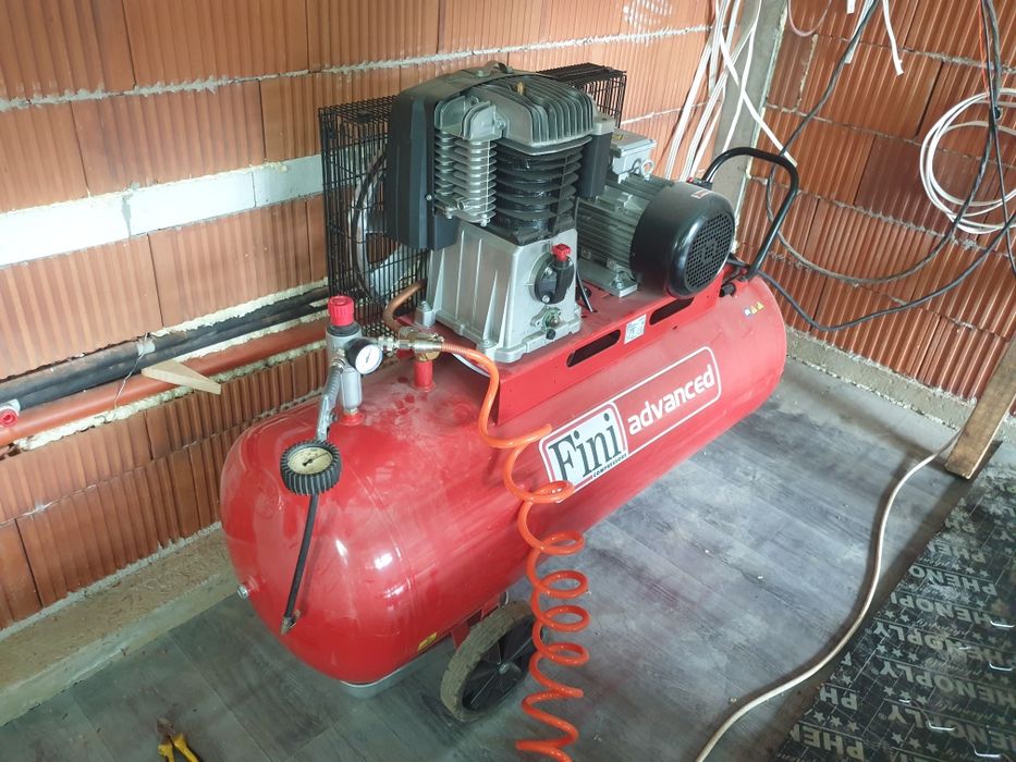 Машина за плетене на оградна мрежа