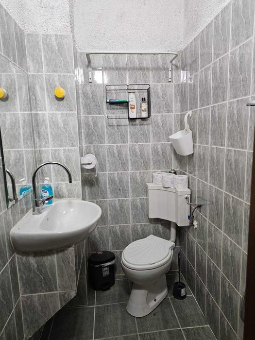 Нощувки - Bright and Cozy Studio w/ Garage near the Center