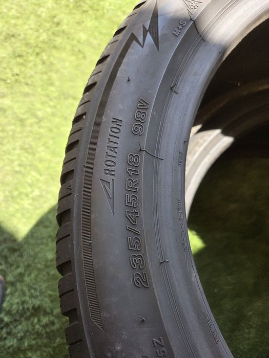 235 45 18 Bridgestone m+s
