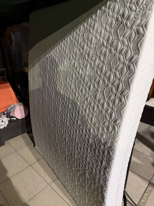 !!URGENT!! Saltea adormo memorie 160-200cm