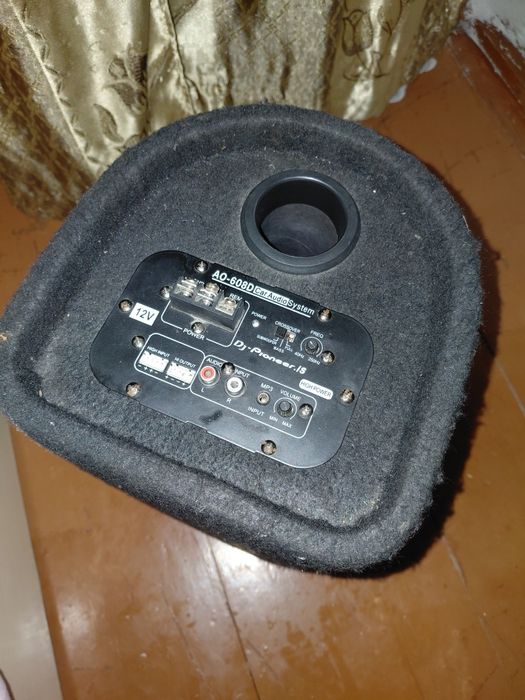 Сабвуфер в машину