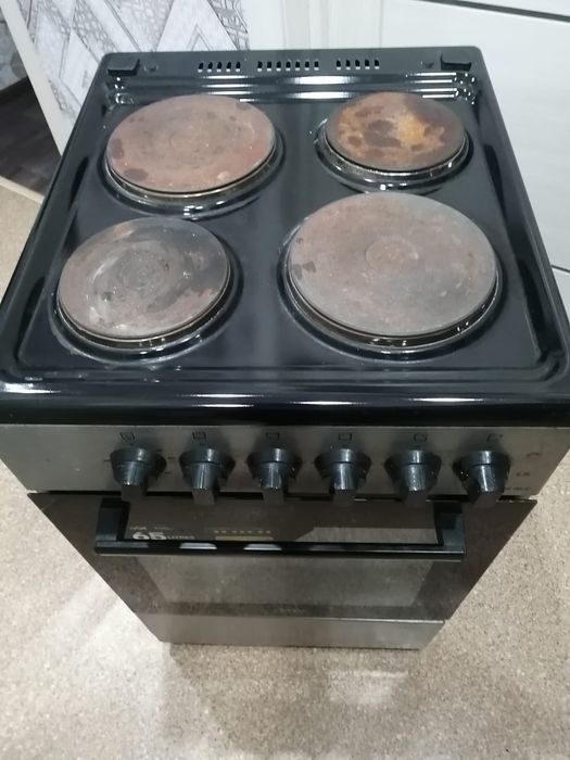 Продам электрическую плиту.