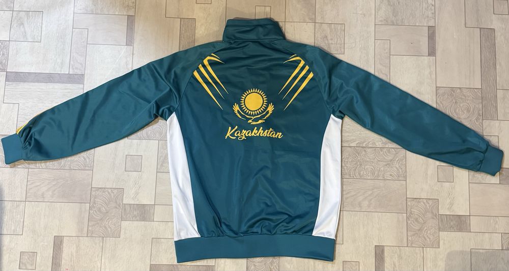 Спортивный костюм