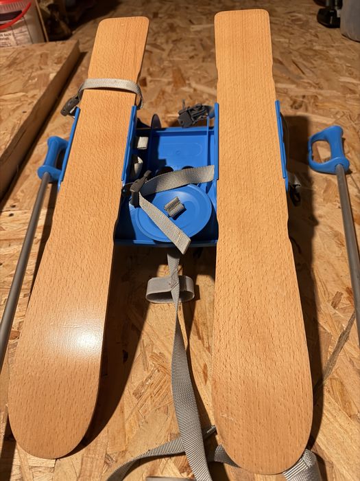 Set USKI copii stare foarte buna.