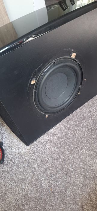 Vând mplificator 2 boxe + un tub de bass