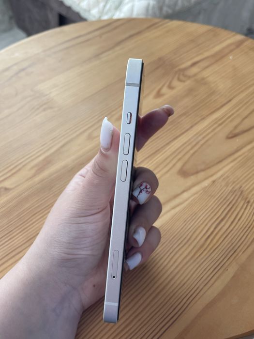 IPhone 13 белый 128 GB