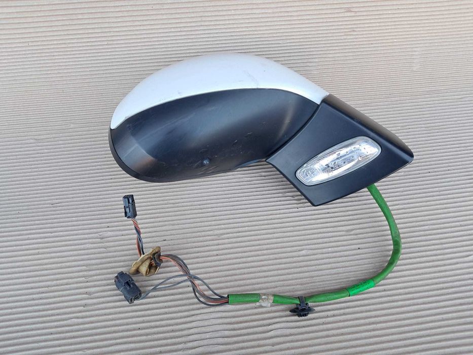 Peugeot 308, usi portiere dezechipate, geamuri coltare, oglinzi.