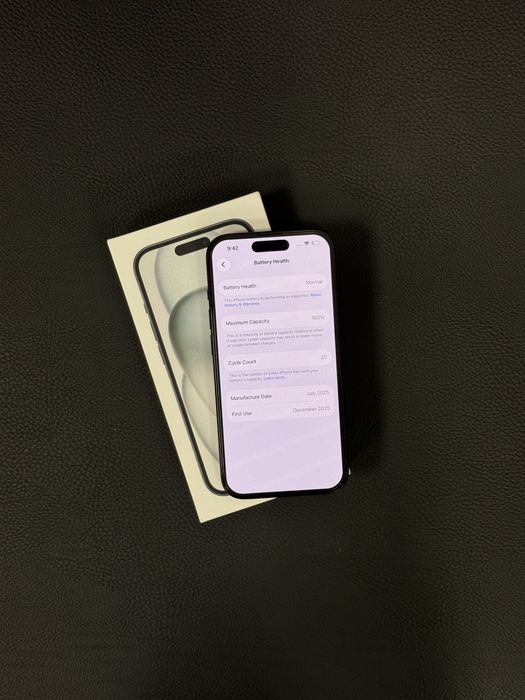 Продавам отличен iPhone 15 20 цикъла