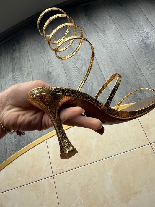 Zara златни сандали токчета