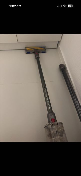 Aspirator Dyson V12