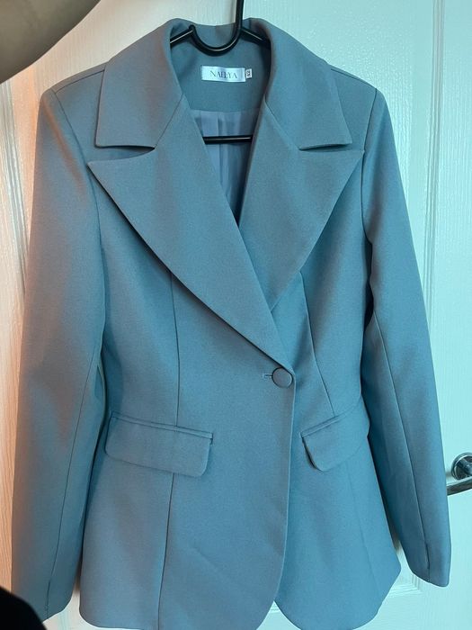 Продам женские пиджаки