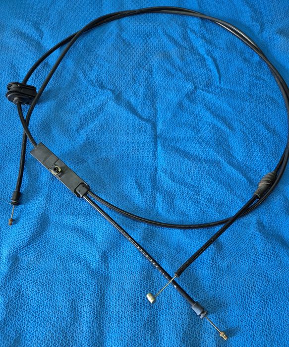 Оригинално живо преден капак мерцедес w211  седан 2004г