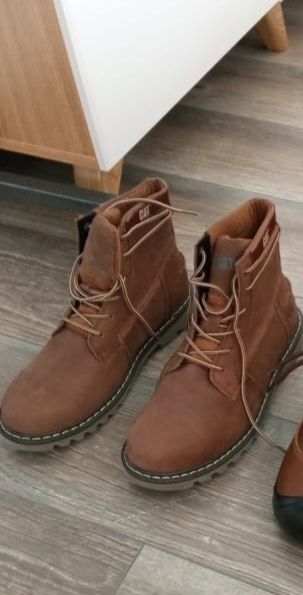 Продаётся новый мужской спец ботинки.